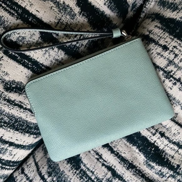 Coach Corner Zip Wristlet  Leather NWT - Picture 6 of 14